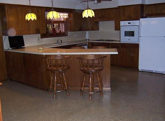 3rd image of 501 Woodland Ave