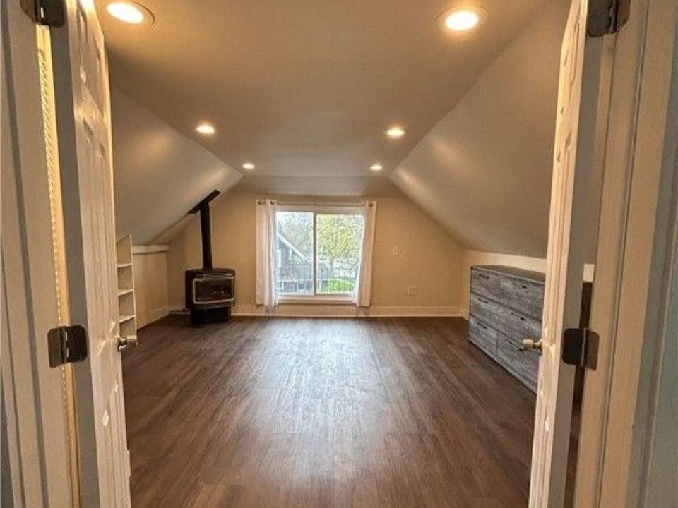 1st image of 789 Crescent Ave Floor 3