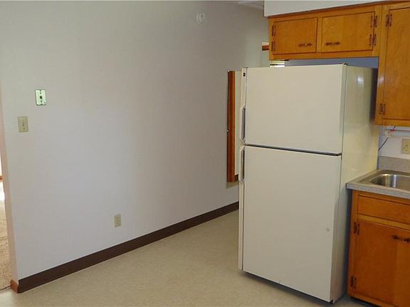 5th image of 4573 E 4th St