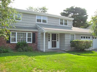 28 Rainbow Dr, Riverside, CT 06878