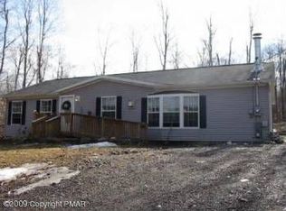 30 Riverside Est, Pocono Lake, PA 18347