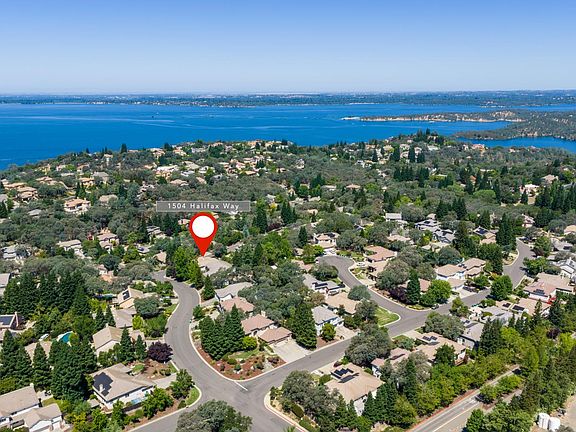3rd image of 1504 Halifax Way