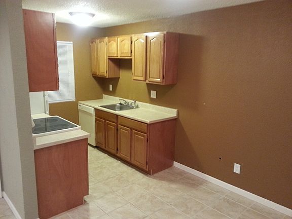 5th image of 553 Fox St APT C