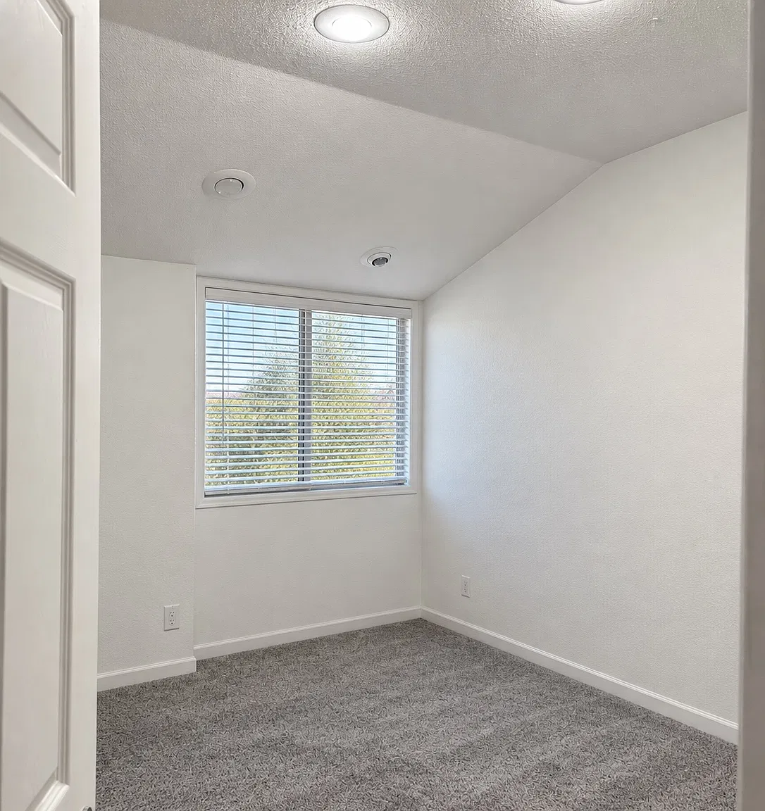 3 bed, 1.5 bath, 1226 sqft, $3,000 — Photo 2