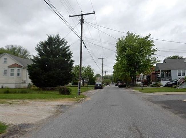 2nd image of 3020 4th Ave