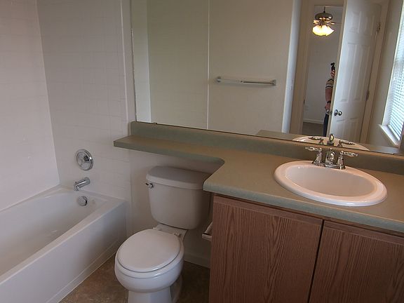5th image of 3660 W 25th St #902-1