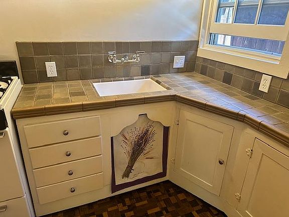 Kitchen Northeast Corner