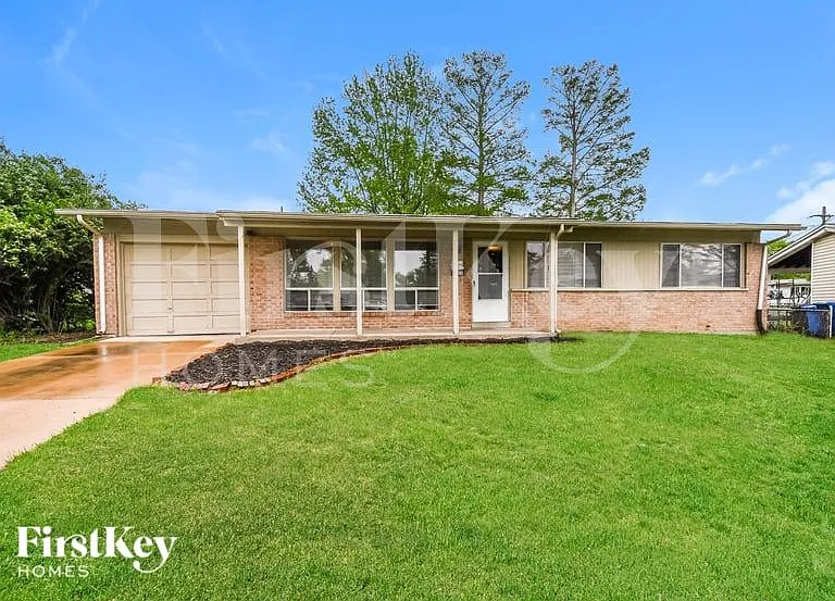 1520 Ascot Ter — Photo 1