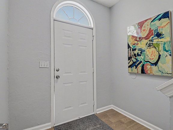 4th image of 5840 Terremont Cir