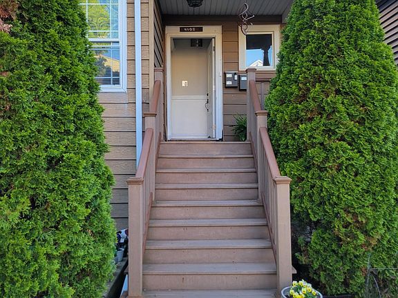 2nd image of 4102 N Claremont Ave #1