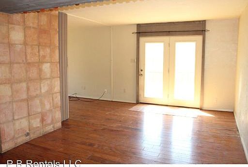 2nd image of 402 NW Rogers Ln APT D