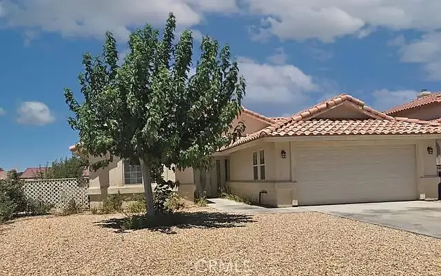 26438 Edgewater Ln — Photo 1