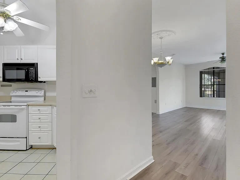 2231 Vista Cove Rd — Photo 14
