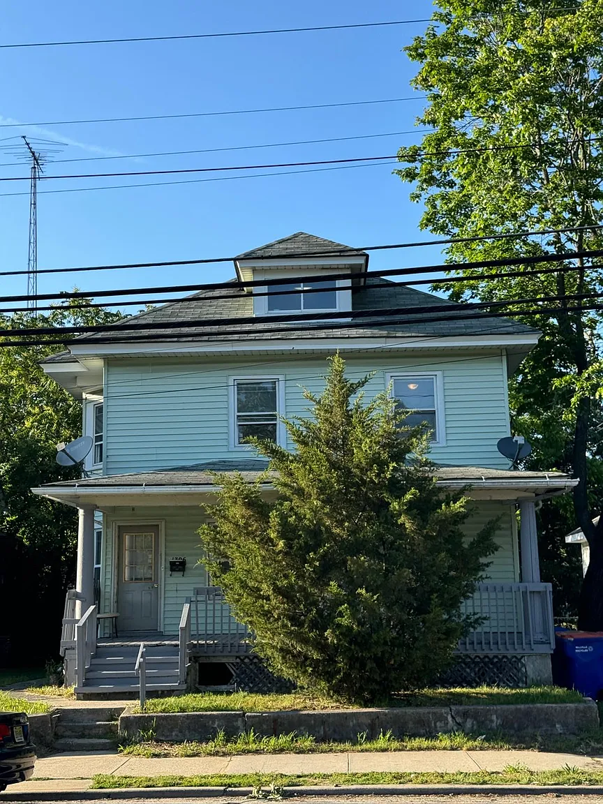 1306 E Main St #2 photo 1