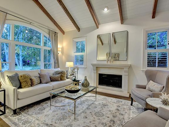 5th image of 786 Melville Ave