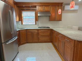 800 College Point Blvd #2F, College Pt, NY 11356