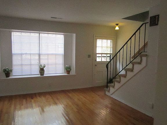 3rd image of 2522 S Florence Ave