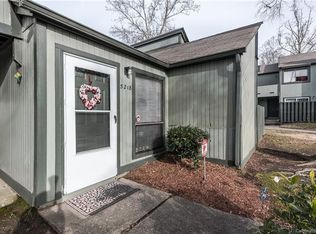 5218 Farm Pond Ln, Charlotte, NC 28212