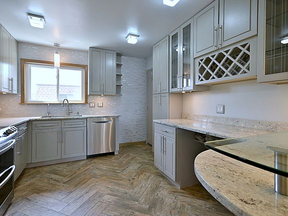 2nd image of 9442 Bay Colony Dr APT 3E