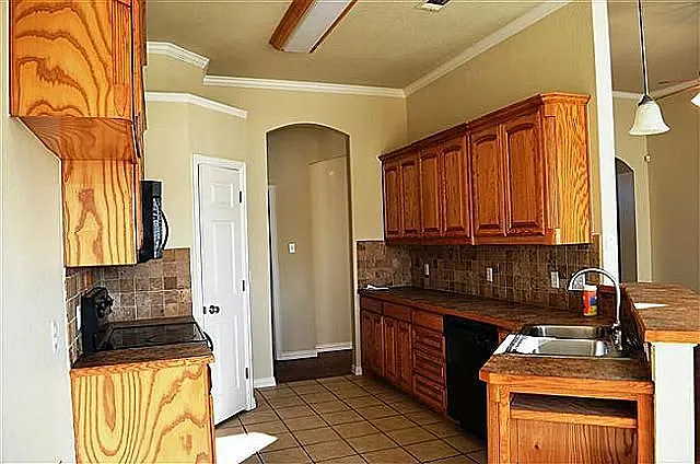 114 Clyde Dr — Photo 8