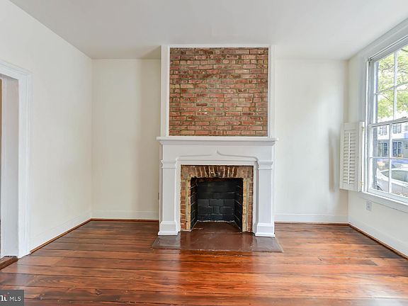 4th image of 221 N Fairfax St
