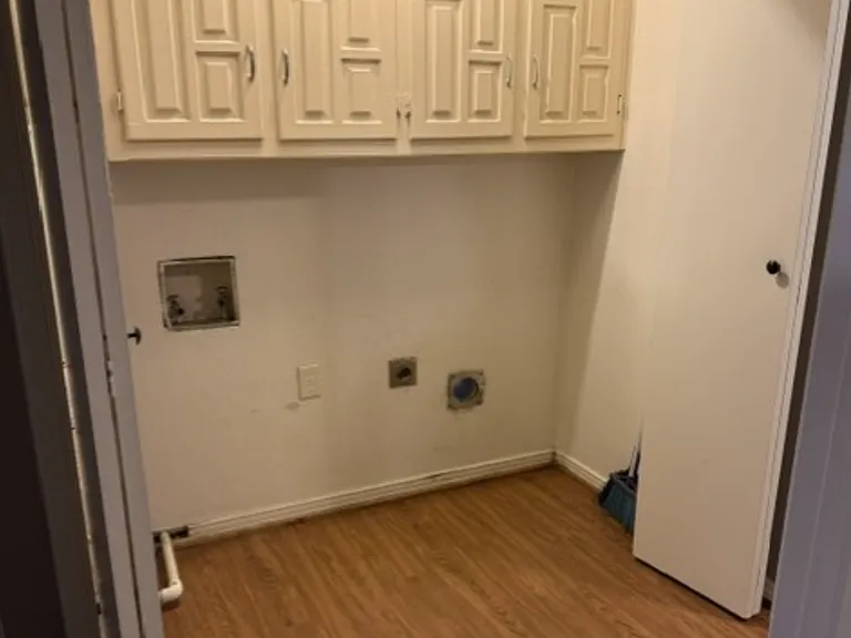 1804 Camelot Cv #1804 — Photo 11