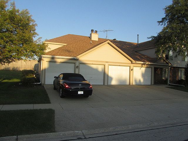 1st image of 7050 Newport Dr APT 204