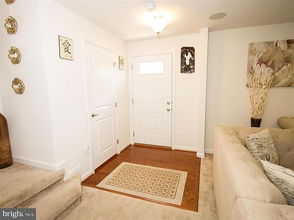 3rd image of 1120 Oakwood St