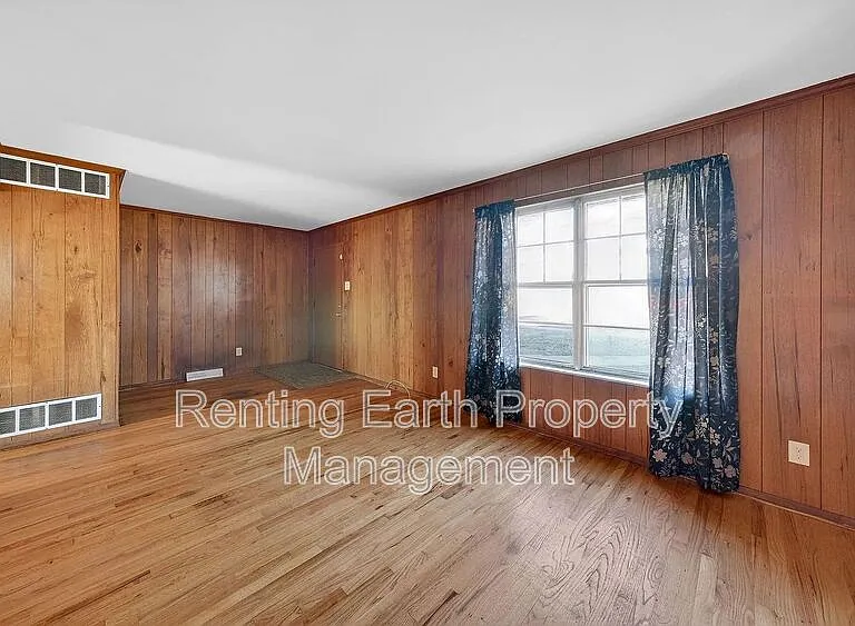 8908 Scottdale Ave — Photo 6