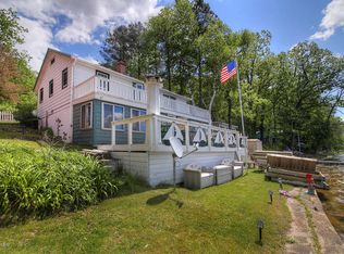 1670 Colonel Point Dr, Crystal, MI 48818