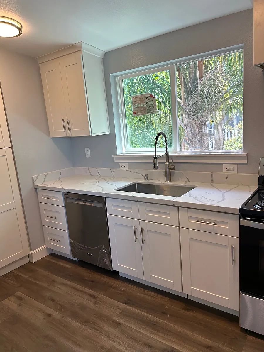 Building Photo - 150 Redwood Ave #8