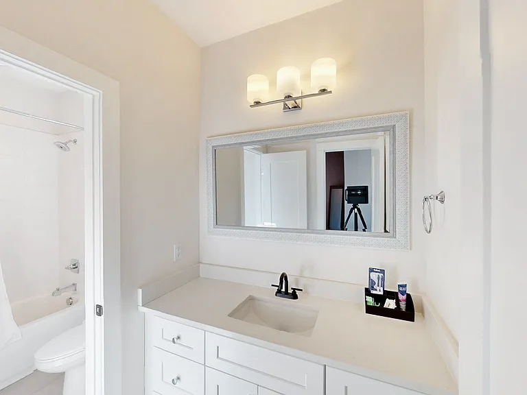 1220 Lomax Ave — Photo 39