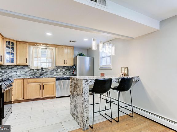 3rd image of 13204 Huntington Ln