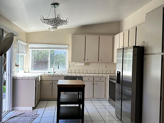 3rd image of 4836 Rocklin Dr