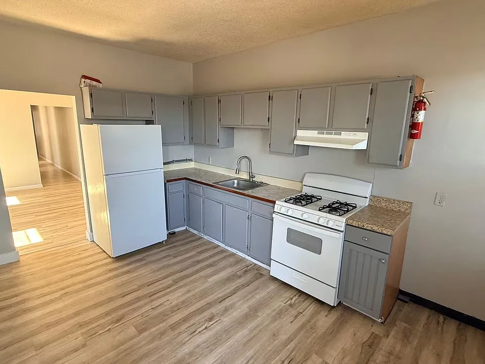 Eat-in Kitchen