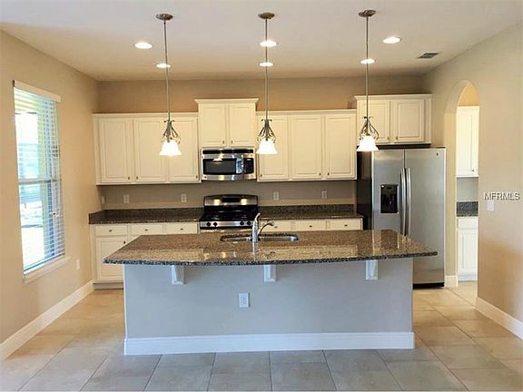 2nd image of 4144 Oaktree Dr