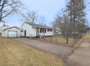 2820 N Elmwood Ave, Waukegan, IL 60087