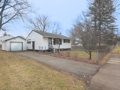 2820 N Elmwood Ave, Waukegan, IL, 60087