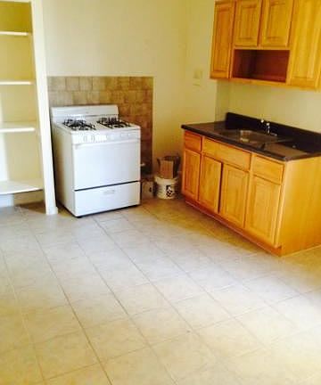 4th image of 111 Halsted St APT 405