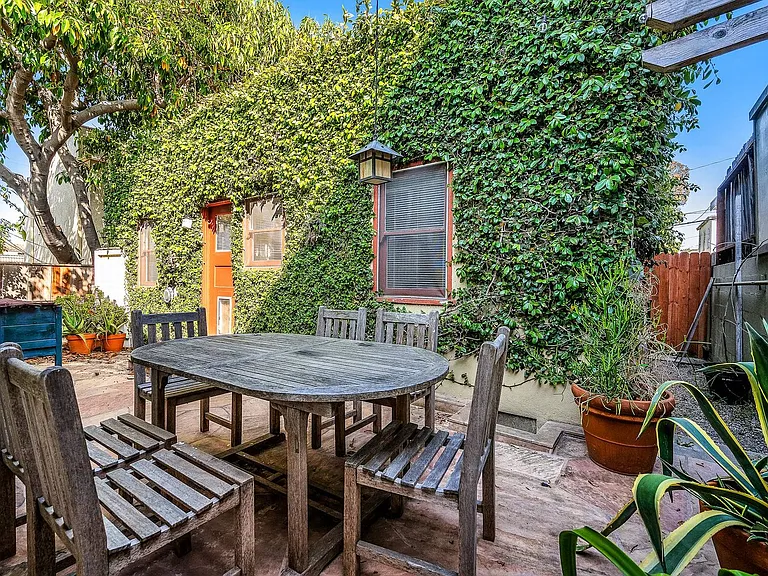 660 Ocean Park Blvd #B — Photo 2