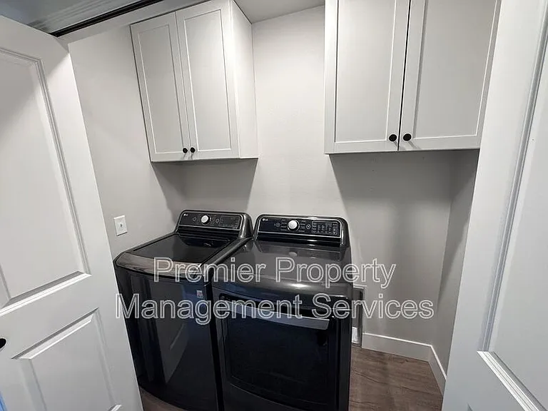 1678 Saint George Blvd — Photo 17