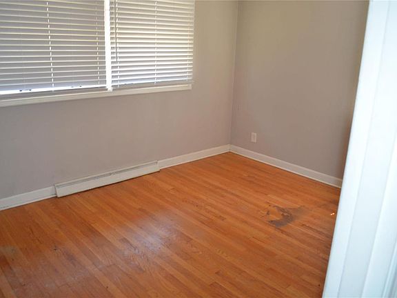 4th image of 243 S Dellwood Dr