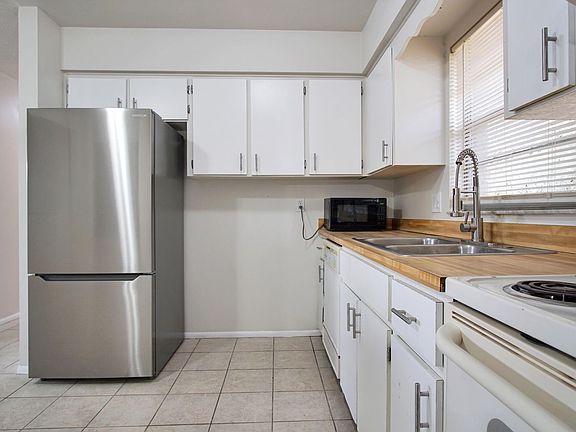 3rd image of 2287 NW Avenue G Unit B