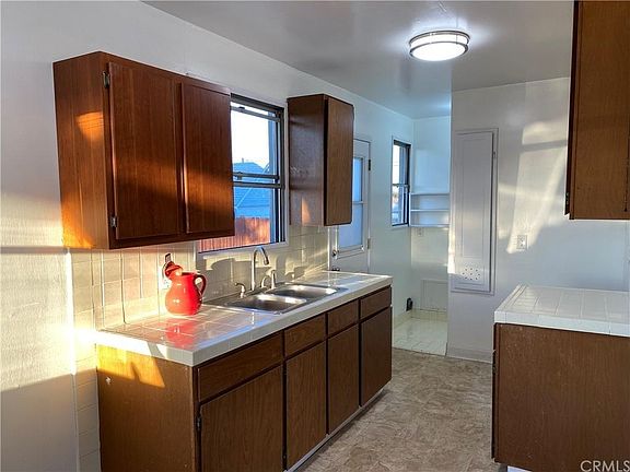 4th image of 920 Frigate Ave