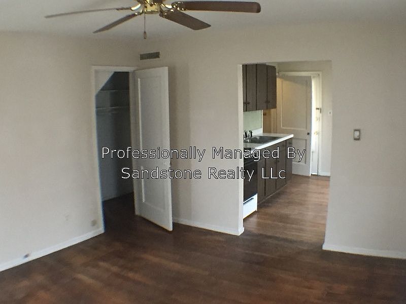1st image of 946-952 N Central Dr
