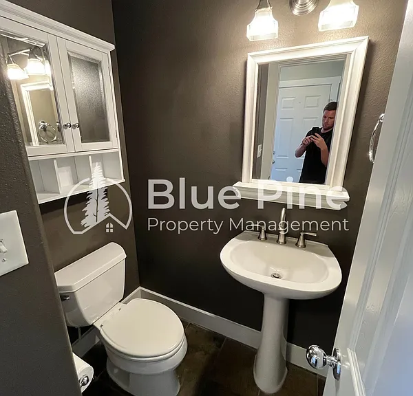157 Leesburg Ln — Photo 12