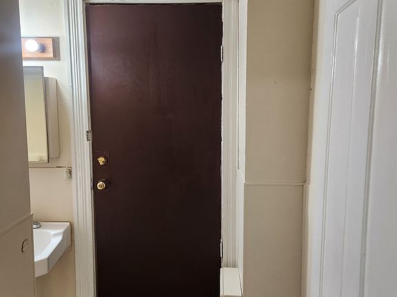 4th image of 643 1st St #2