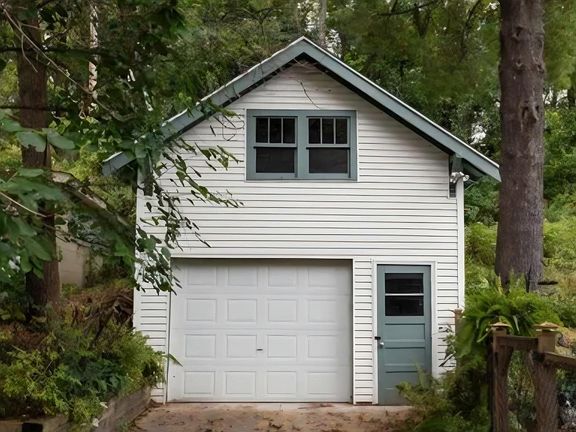3rd image of 1048 Putnam Ave