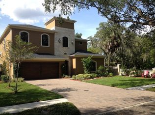 2905 W Hawthorne Rd, Tampa, FL 33611