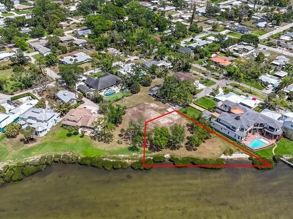 2111 4th Street Ct W, Palmetto, FL 34221
